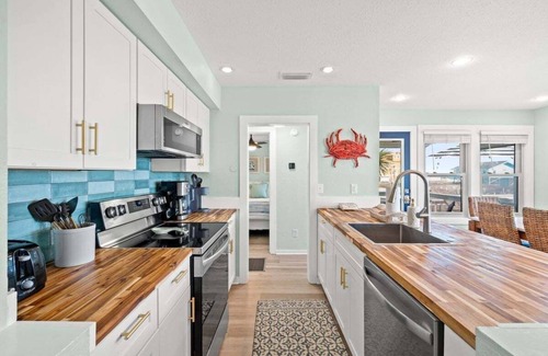 East End House | Gulf Views, Beach Access,Private Pool, Volleyball!