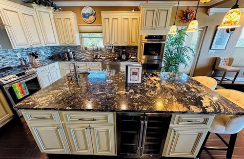 Gulfport House | Gulfport Luxury Waterfront Parking Wi-Fi