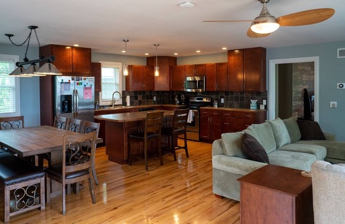 Shelbyville House | Gun Lake home w/private lot, dock, and tons of parking!