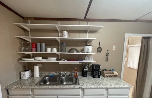 Tombstone Condo | Gunslingers Hideout - Peacemaker - Tombstone; queen bed; wifi