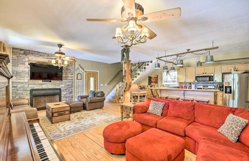 Guntersville House | Guntersville Cabin Nestled in Kudzu Cove Resort