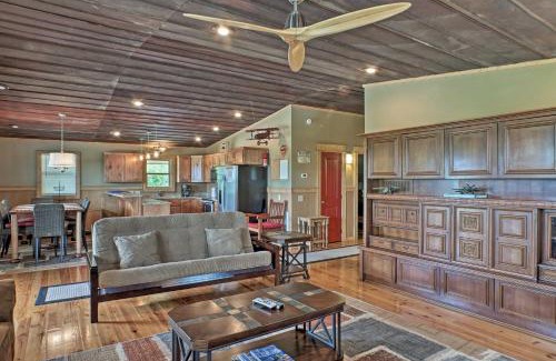 Guntersville House | Guntersville Cabin with Lake Views!