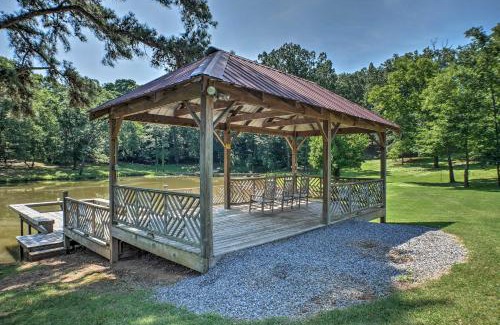 Guntersville House | Guntersville Lake Cabin with 3 Fishing Ponds!
