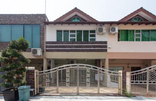 Ulu Kinta House | Gunung View Homestay 10 to 12 pax near Sunway Tambun