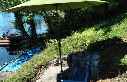 McKenna House | Guppies Lake Cottage - Private Access Lake Dock, close to Mt. Rainier