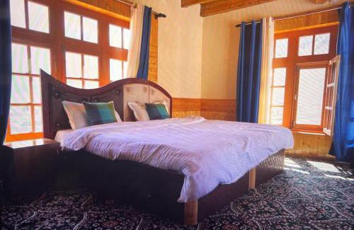 Kargil House | Guru view Home stay