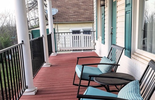 Guthrie House | Guthrie Charm / Dog Friendly / Red Brick District