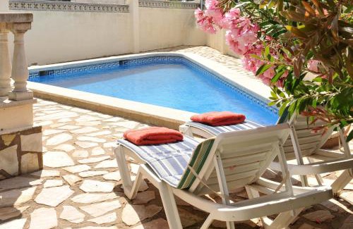 L'Escala Villa | Guti