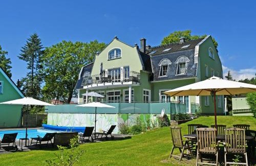 Rugen Island Apartment | Gutshaus Appartements mit Kamin S