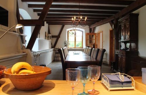 Gaegelow House | Gutshaus in Gressow mit Teich, cleaning included