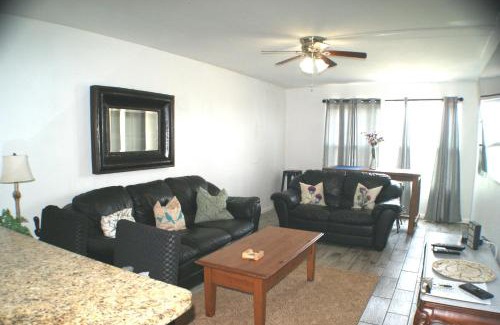 South Padre Island Apartment | GV313 LUXURIOUS CONDO 3 min walk to beach, next Beach Park Isla Blanca