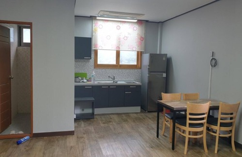 Gwangyang House | Gwangyang Sandalbaengi Pension