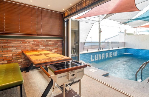 Gyeongju House | Gyeongju Luna Piena Poolvilla