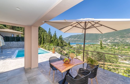 Evgiros Villa | Gyri Villa, overlooking Vassiliki bay