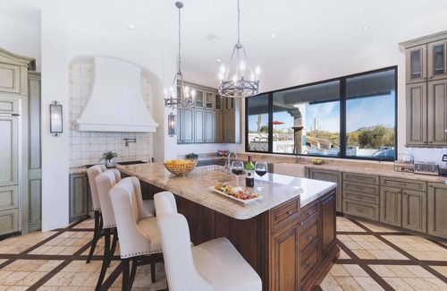 Pinnacle Peak House | HÓZHÓ East Estate at Lone Mountain