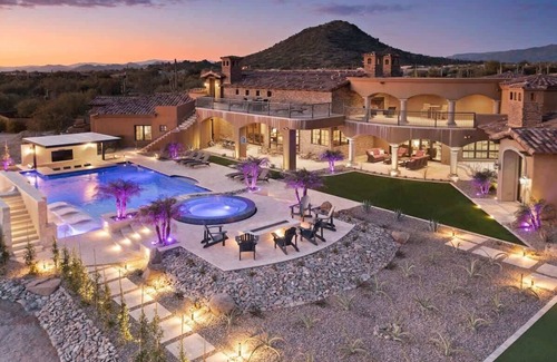 Pinnacle Peak House | HÓZHÓ West Estate at Lone Mountain