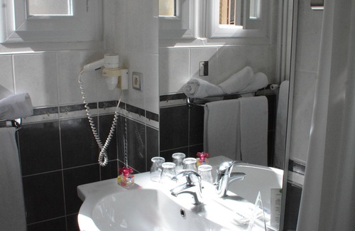 Saint-Geniez-d'Olt Hotel | Hôtel de France