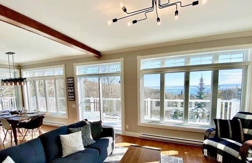 Saint-Joseph-de-la-Rive Ski Chalet | Hôtel à la maison - L'Idyllique, Spa et Fleuve!