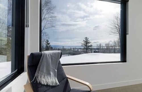 Saint-Joseph-de-la-Rive House | Hôtel à la maison - Chalet Alegria #2