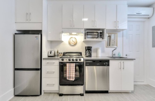 Villeray Apartment | Hôtel à la maison - The Villeray Nest
