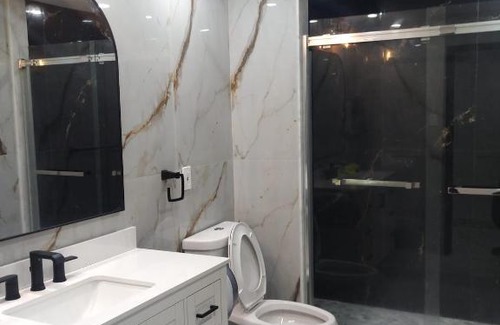 St. Jerome Hotel | Hôtel AMR