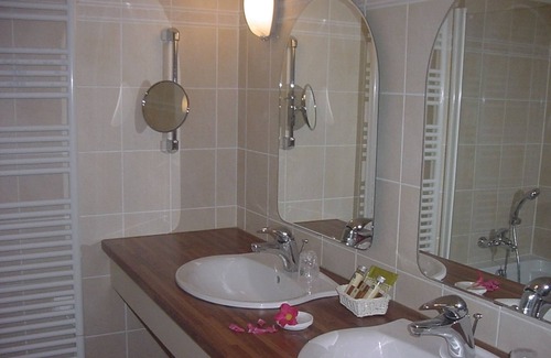 Ainhoa Hotel | Hôtel Argi Eder