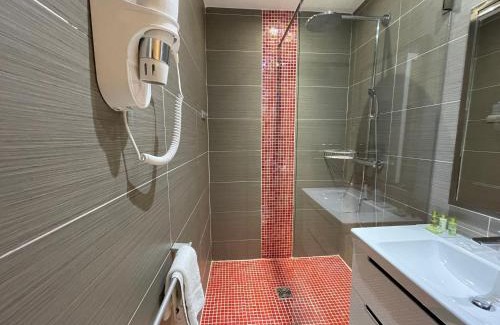 Le Lavandou Hotel | Hôtel Baptistin