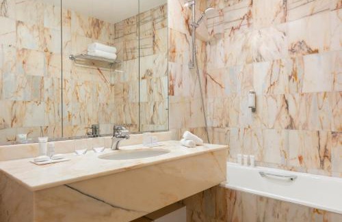 Enghien-les-Bains Hotel | Hôtel Barrière le Grand Hôtel Enghien-les-Bains