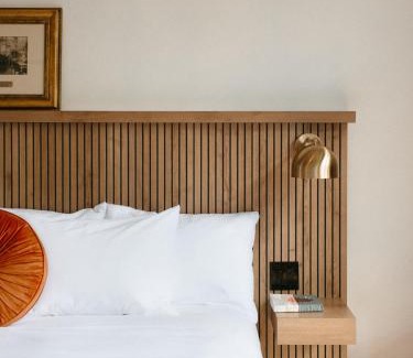 Chicoutimi Hotel | Hôtel Château Cran Chaud