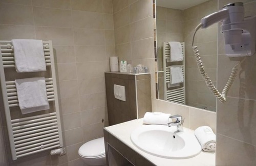 Aix-les-Bains City Center Hotel | Hôtel de la Couronne