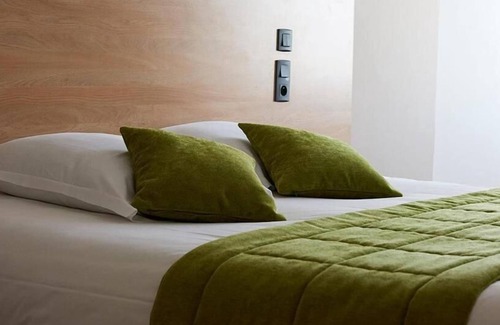 Ernee Hotel | Hôtel du Grand Cerf