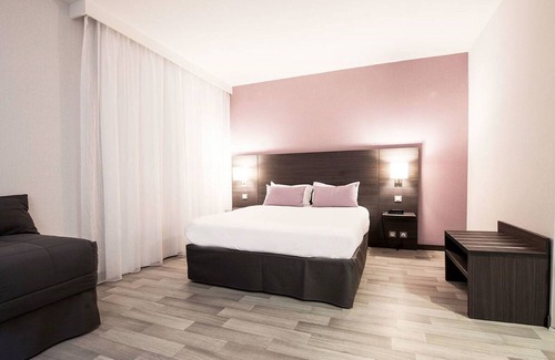 Castelnau-d'Estretefonds Hotel | Hôtel Eurocentre Toulouse Nord 3 Stars