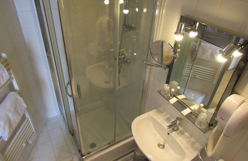 Serres Hotel | Hôtel Fifi Moulin