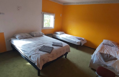 Saint-Pierre-de-Chandieu Hotel | Hôtel Holiday Lyon Est