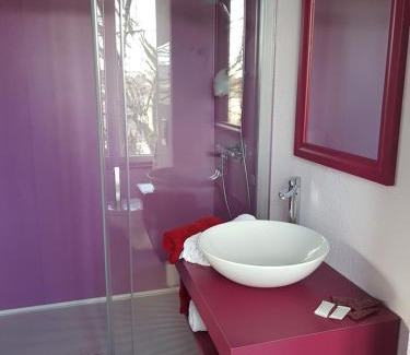 Saint-Chely-d'Apcher Hotel | Hôtel Jeanne D'Arc