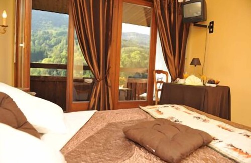 Mouthier-Haute-Pierre Hotel | Hôtel la Cascade