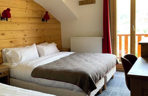 Saint-Francois-Longchamp Hotel | Hôtel Lac Bleu 1650