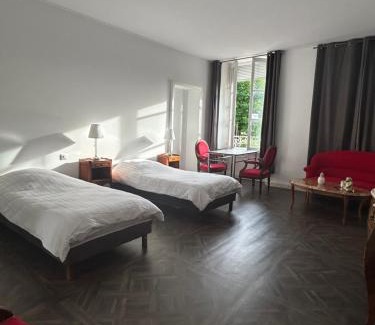 Luxeuil-les-Bains House | Hôtel Le 43