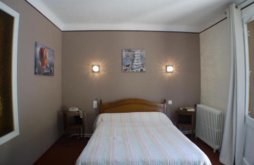 Perles-et-Castelet Hotel | Hôtel Le Castelet