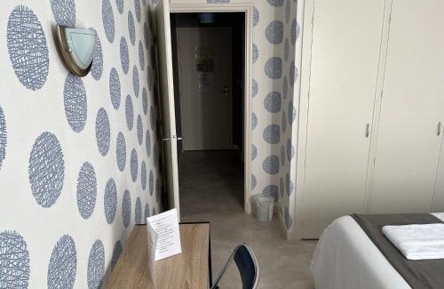 Commentry Hotel | Hôtel Le Lyon Vert Commentry