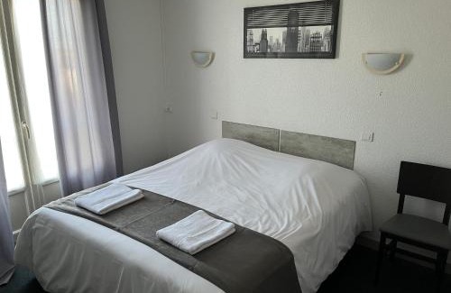 Commentry Hotel | Hôtel Le Lyon Vert Commentry