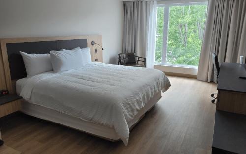 Baie Comeau Hotel | Hôtel le Manoir Baie-Comeau