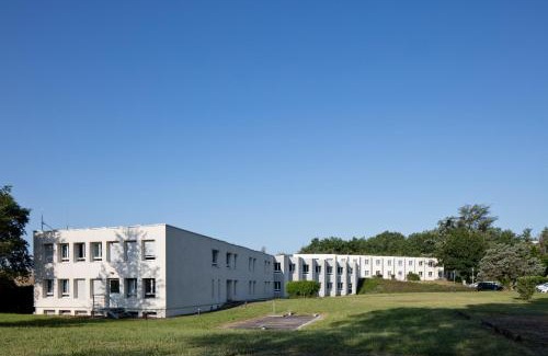 Blyes Hotel | Hôtel Le Riccoty