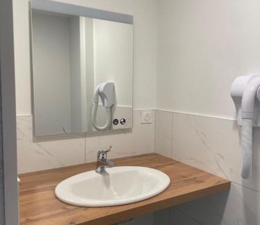 Romagnat Hotel | Hôtel les Jardins de Saulzet