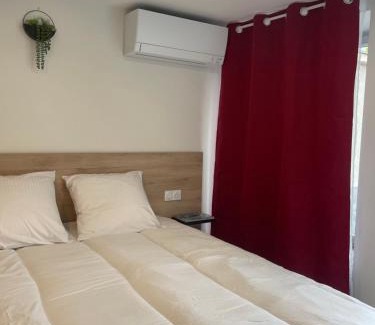 Romagnat Hotel | Hôtel les Jardins de Saulzet