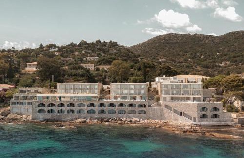Le Lavandou Hotel | Hôtel Les Roches - Relais & Châteaux