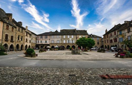 Sauveterre-de-Rouergue Hotel | Hôtel-restaurant Le Sénéchal