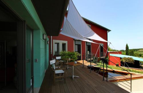 Martailly-Les-Brancion Hotel | Hôtel Restaurant La Montagne De Brancion
