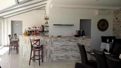 Peipin Hotel | Hôtel Restaurant le Mistral