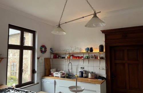 Calbe Apartment | Hübscher Wohnen-Geräumige Ferienwohnung im Gutshaus nahe Saale und Elbe